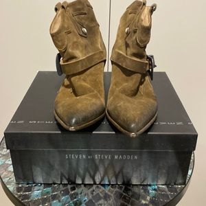 Steven by Steve Madden Ankle cowboy booties